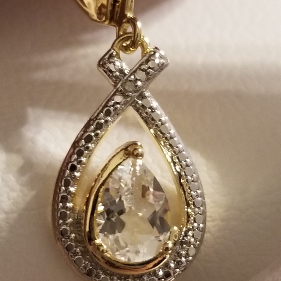 Gorgeous Diamond Accent 18k Gold Earrings - Picture 3 of 5